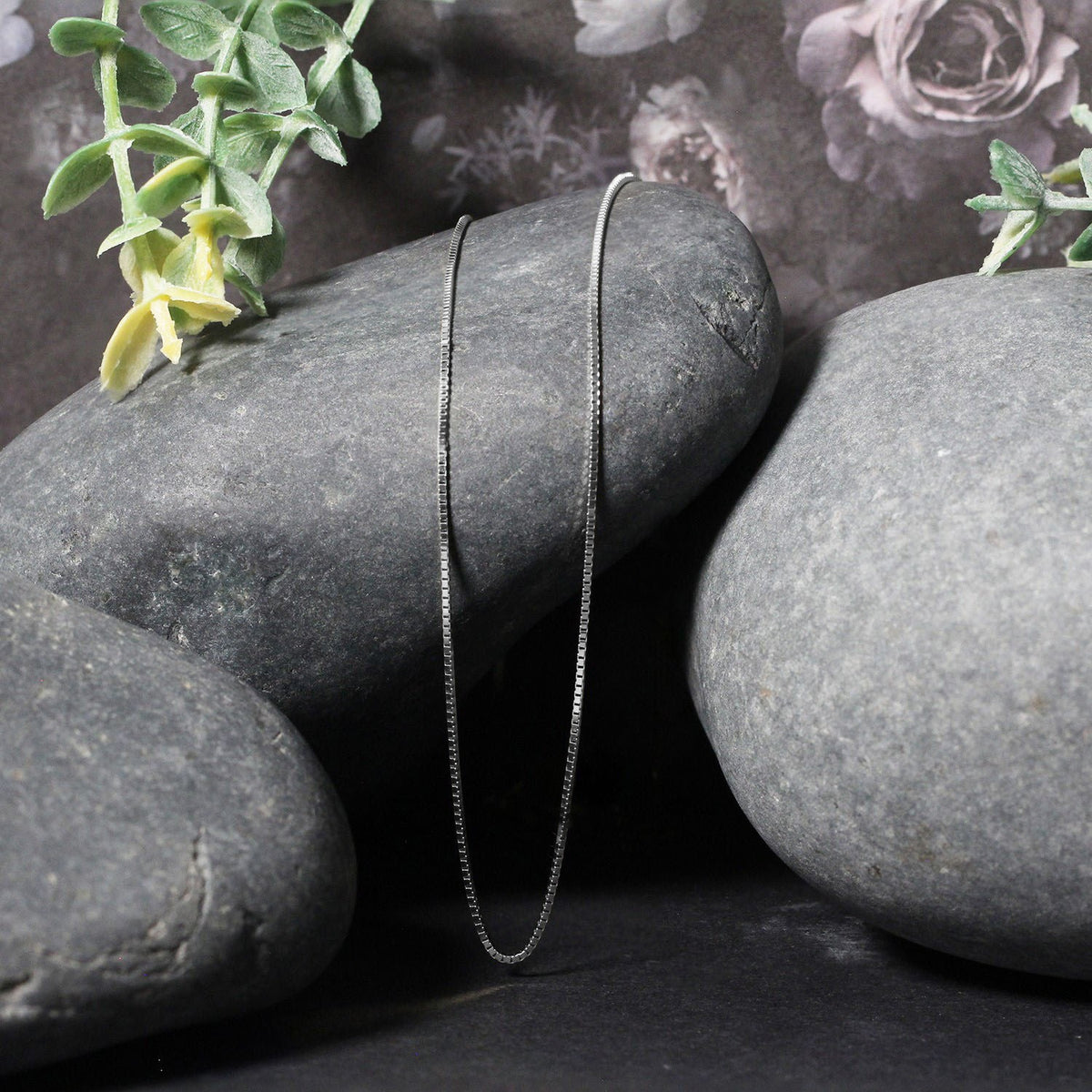 14K White Gold Classic Box Chain  (0.75 mm)
