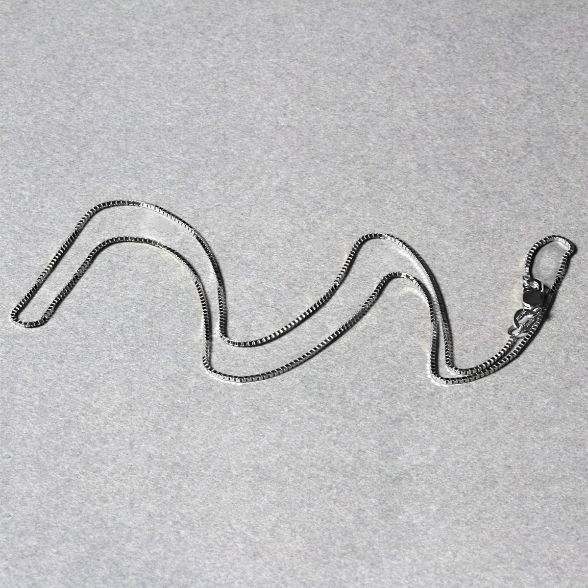 14K White Gold Classic Box Chain  (0.75 mm)