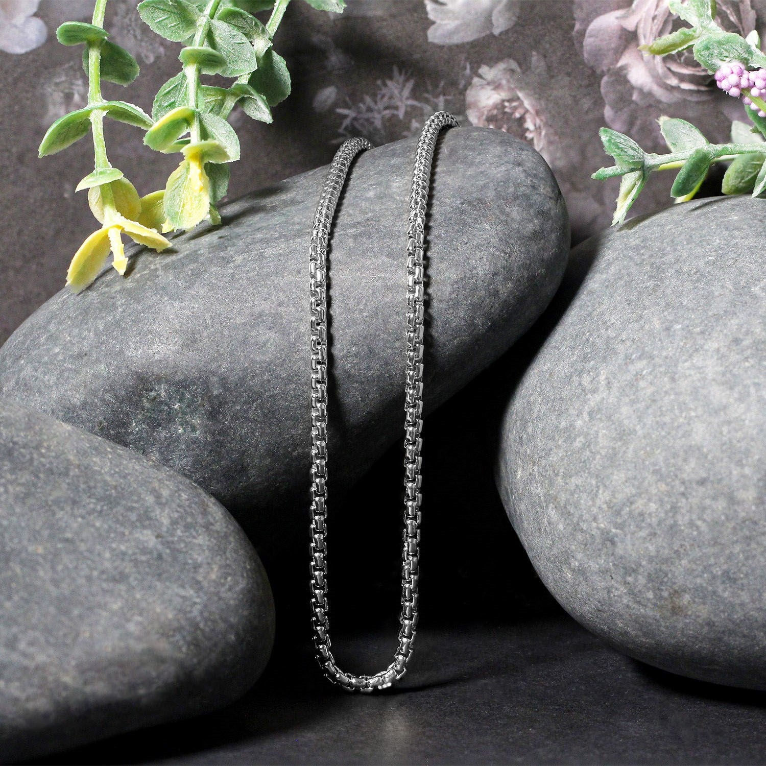 Solid Box Chain in 14K White Gold, 2.5 mm
